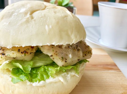 レモンハーブチキンのサンド